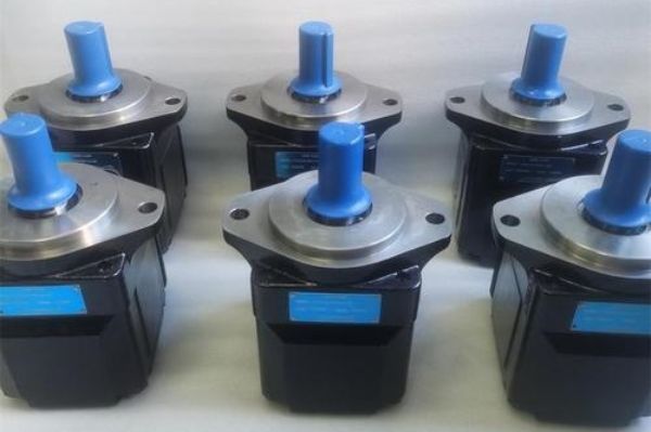 Одно-, двух- и трехлопастные насосы серии T7-T67-T6C