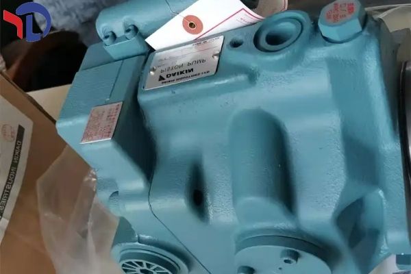 Каталог поршневых насосов серии DAIKIN V с регулируемым давлением